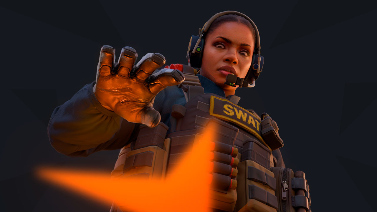 Woman wearing tactical gear in FACEIT