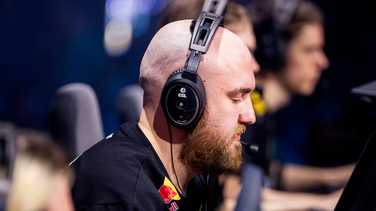 Gamer wearing ESL headphones